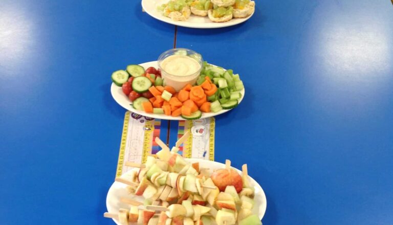 Y2 make healthy snacks!