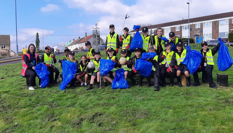 Litter picking in PSJ